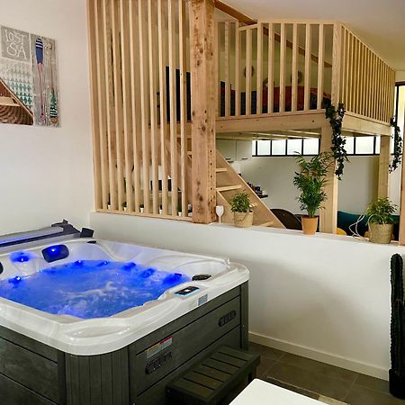 세브리에 Loft Avec Jacuzzi Et Terrasse Prives 아파트 외부 사진