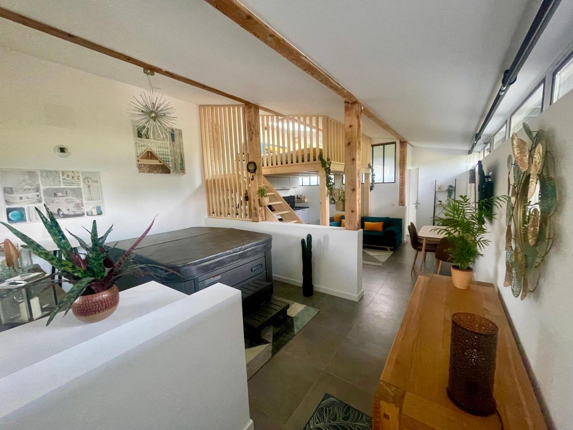 세브리에 Loft Avec Jacuzzi Et Terrasse Prives 아파트 외부 사진