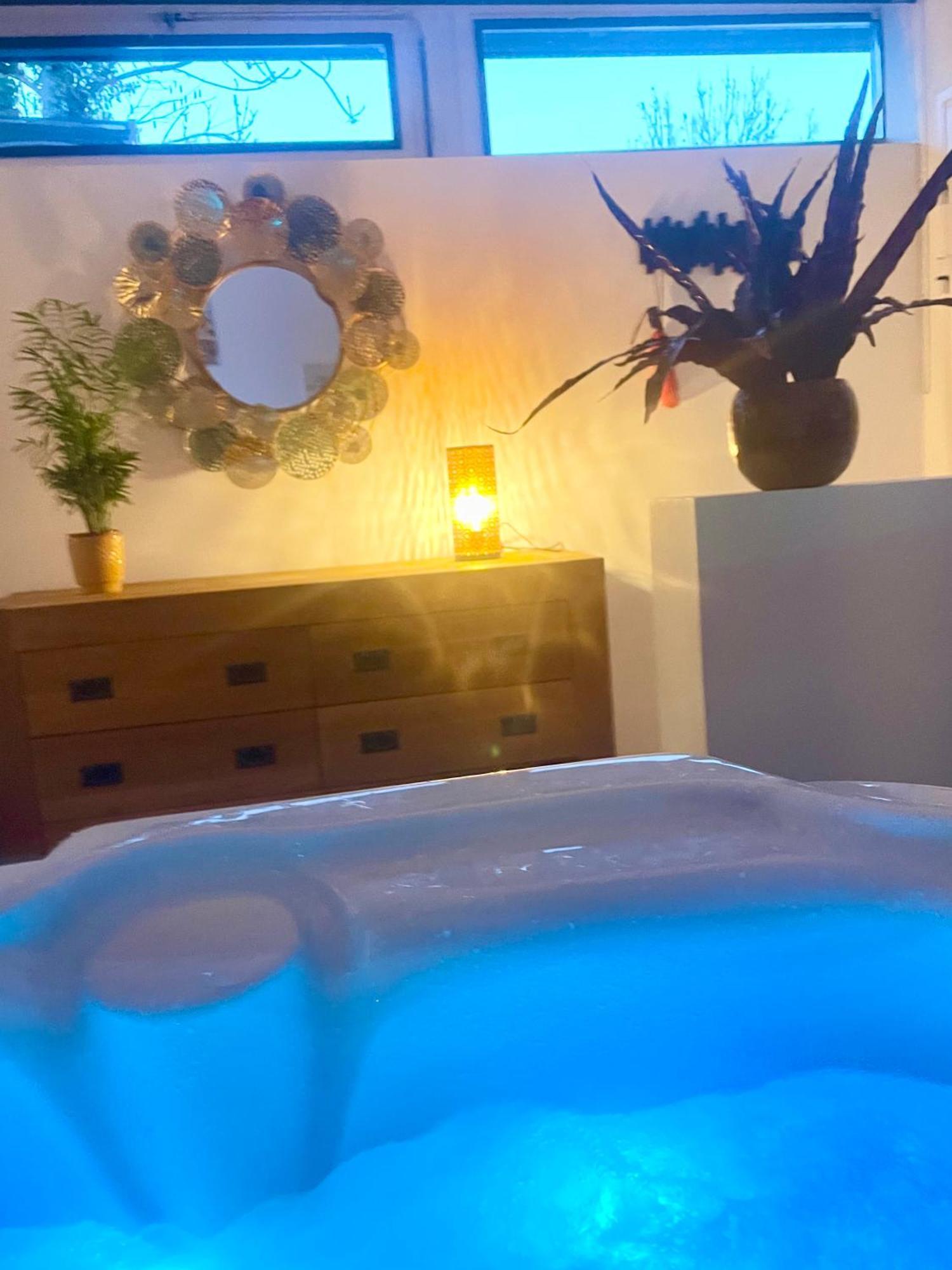 세브리에 Loft Avec Jacuzzi Et Terrasse Prives 아파트 외부 사진